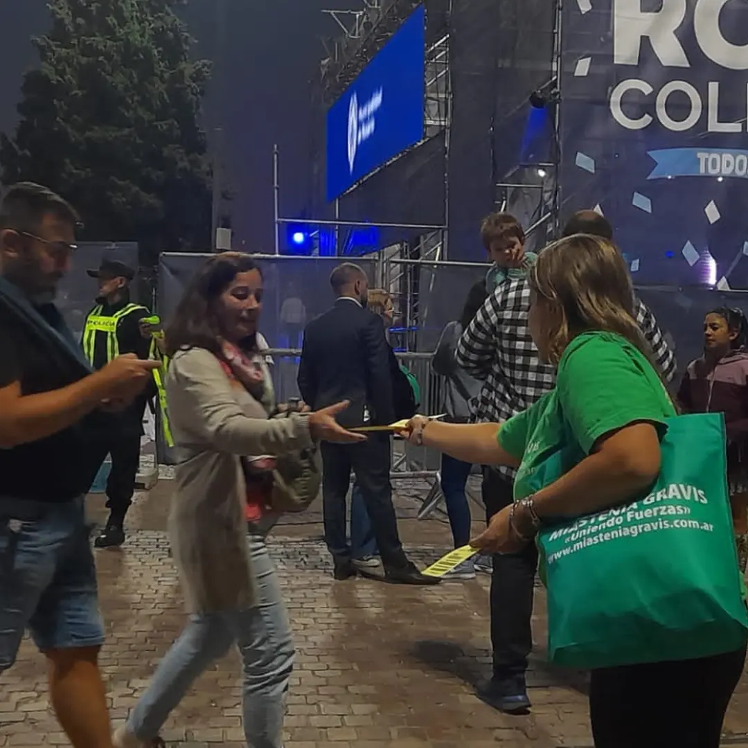DIFUSIÓN DE MIASTENIA GRAVIS EN LA 39° FIESTA DE LAS COLECTIVIDADES DE ROSARIO