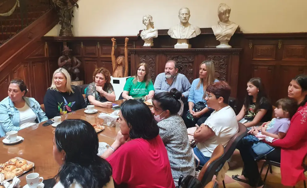 REUNIÓN SOBRE ENFERMEDADES POCO FRECUENTES EN EL CONSEJO MUNICIPAL DE ROSARIO