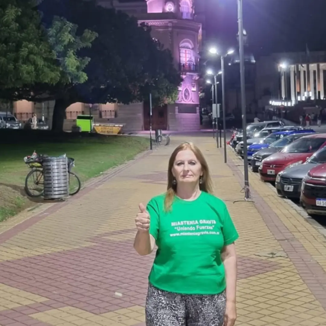 EDIFICIOS PÚBLICOS ILUMINADOS POR EL DÍA MUNDIAL DE LAS ENFERMEDADES POCO FRECUENTES